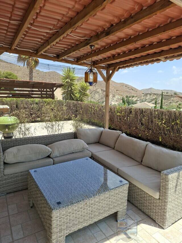 Villa Palacio: Villa for Sale in Arboleas, Almería