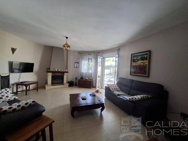 Villa Lua: Villa for Sale in Arboleas, Almería