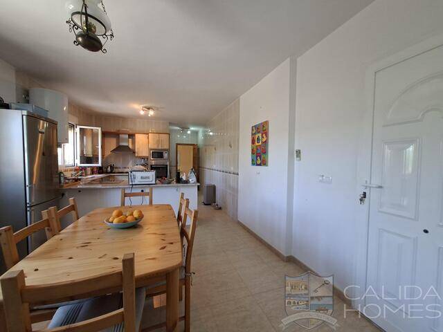 Villa Lua: Villa for Sale in Arboleas, Almería