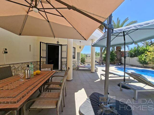 Villa Lua: Villa for Sale in Arboleas, Almería