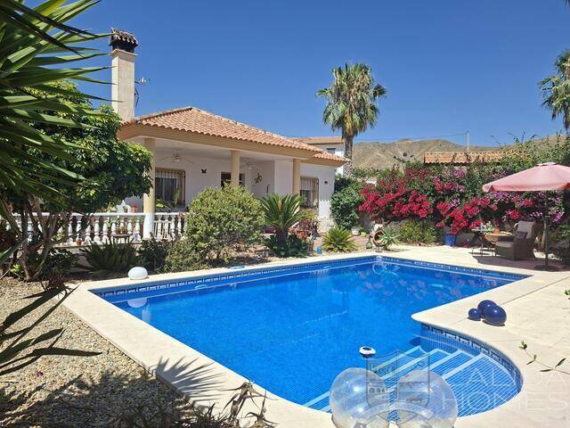 Palmera Dulce: Villa for Sale in Arboleas, Almería Palmera Dulce: Villa for Sale in Arboleas, Almería