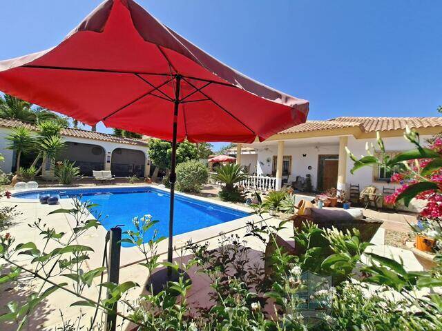 Palmera Dulce: Villa for Sale in Arboleas, Almería Palmera Dulce: Villa for Sale in Arboleas, Almería