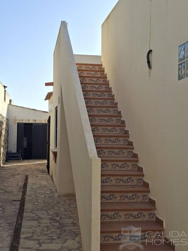Villa Sierra: Villa for Sale in Arboleas, Almería Villa Sierra: Villa for Sale in Arboleas, Almería