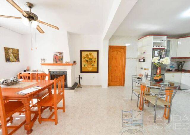 Casa Lindo: Country house for Sale in Albox, Almería