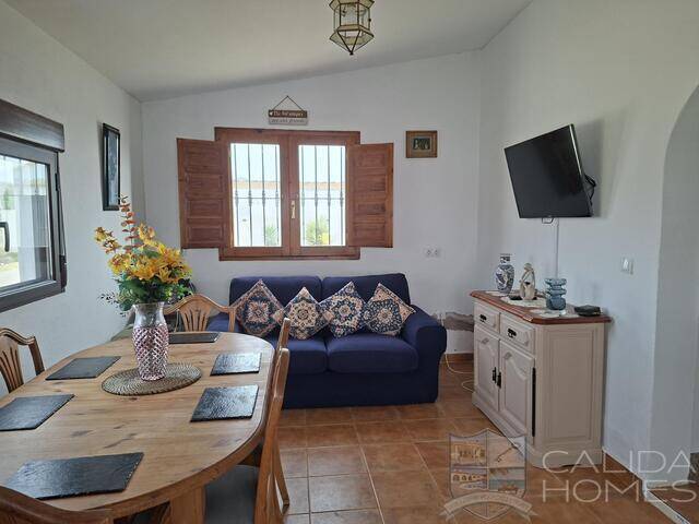 Villa Sanza: Villa for Sale in Arboleas, Almería