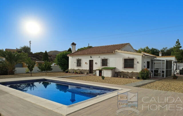 Villa Sanza: Villa for Sale in Arboleas, Almería