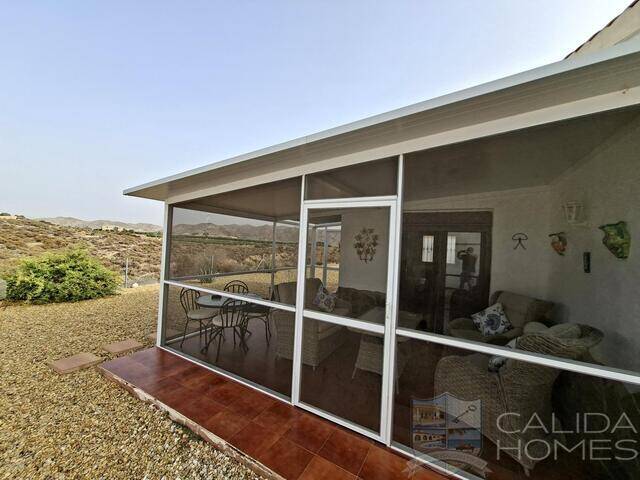 Villa Sanza: Villa for Sale in Arboleas, Almería