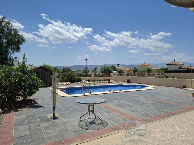 Villa Limon: Villa for Sale in Partaloa, Almería