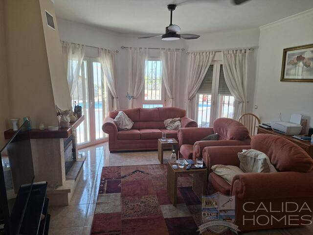 Villa Limon: Villa for Sale in Partaloa, Almería