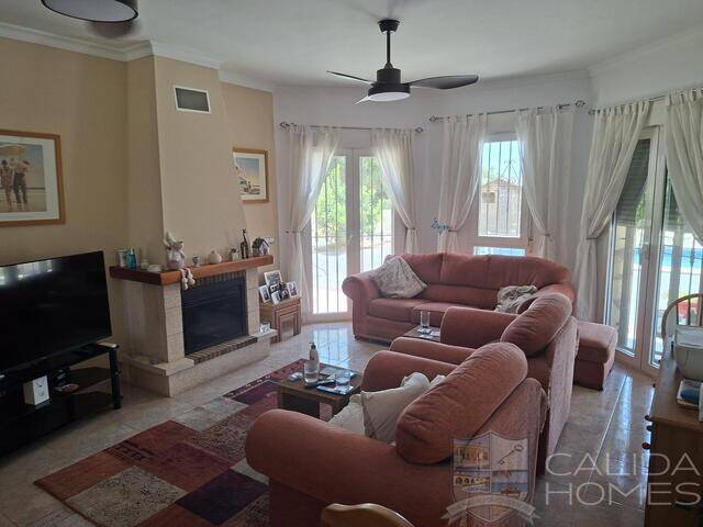 Villa Limon: Villa for Sale in Partaloa, Almería