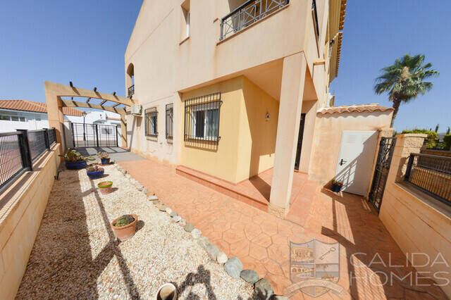 Duplex Esquina: Town house for Sale in Zurgena, Almería