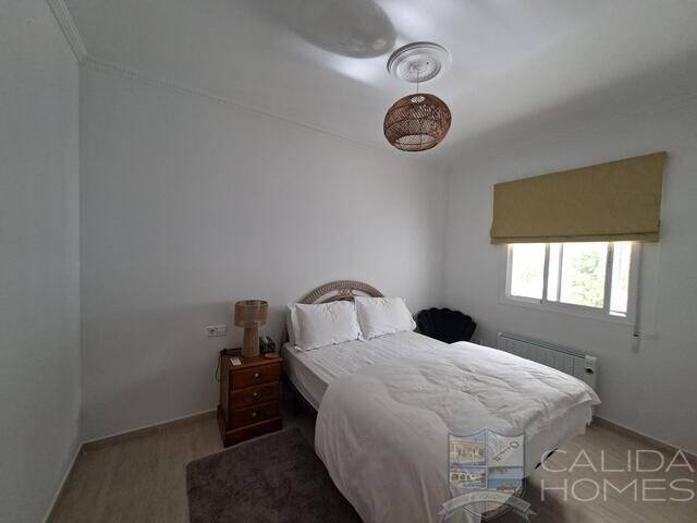 Villa Nueva Vida: Villa for Sale in Arboleas, Almería