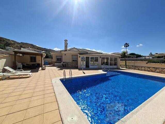 Villa Los Keron: Villa for Sale in Arboleas, Almería