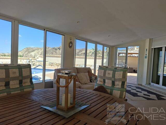 Villa Los Keron: Villa for Sale in Arboleas, Almería