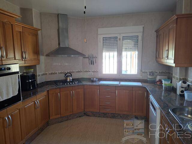 Villa Los Keron: Villa for Sale in Arboleas, Almería