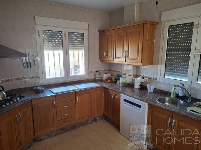 Villa Los Keron: Villa for Sale in Arboleas, Almería