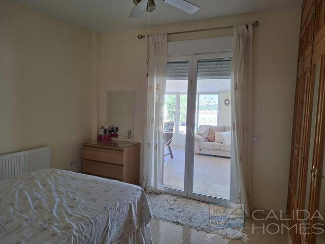 Villa Los Keron: Villa for Sale in Arboleas, Almería