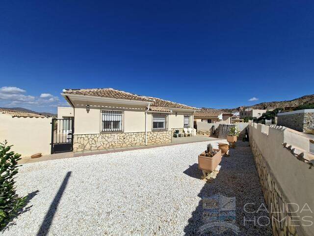 Villa Los Keron: Villa for Sale in Arboleas, Almería