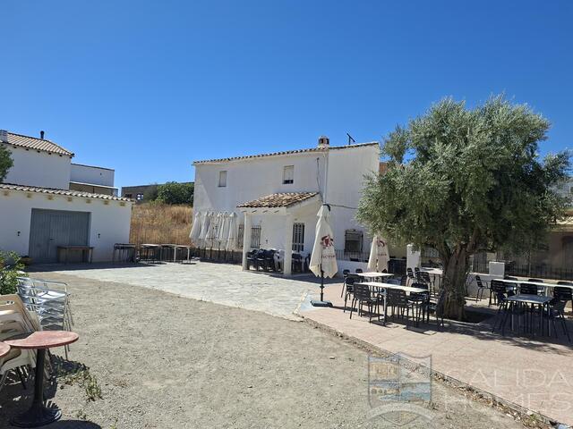 La Fiesta: Villa for Sale in Arboleas, Almería La Fiesta: Villa for Sale in Arboleas, Almería