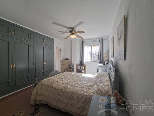 Villa Puerta de Luna: Villa for Sale in Arboleas, Almería