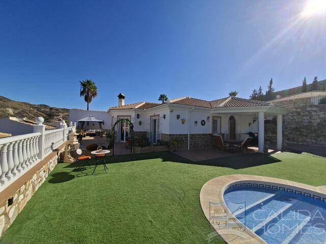 Villa Puerta de Luna: Villa for Sale in Arboleas, Almería
