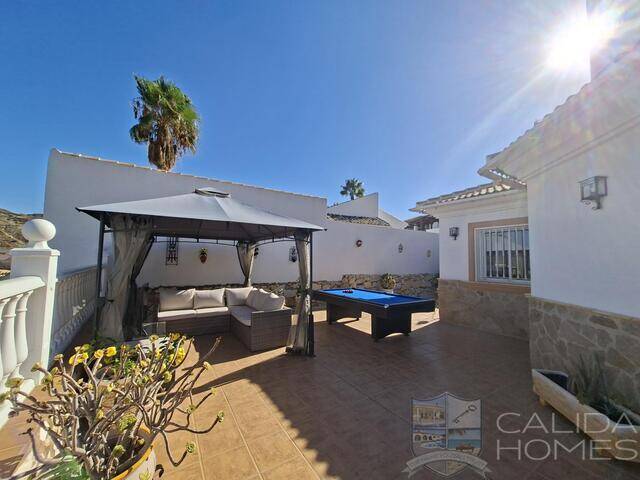 Villa Puerta de Luna: Villa for Sale in Arboleas, Almería