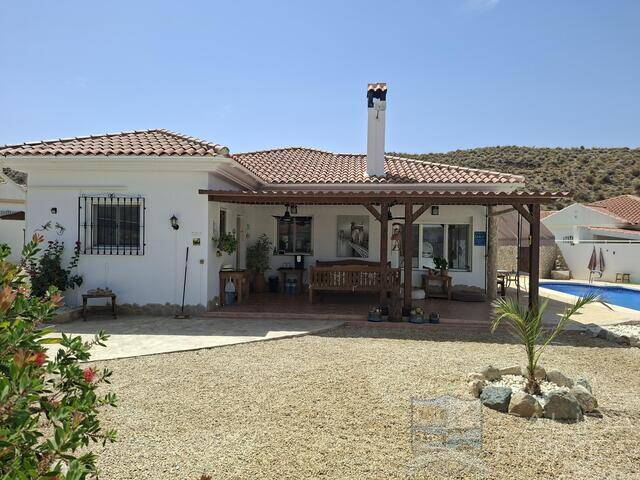 Villa Bodhi: Villa for Sale in Arboleas, Almería