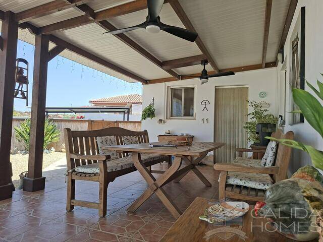 Villa Bodhi: Villa for Sale in Arboleas, Almería