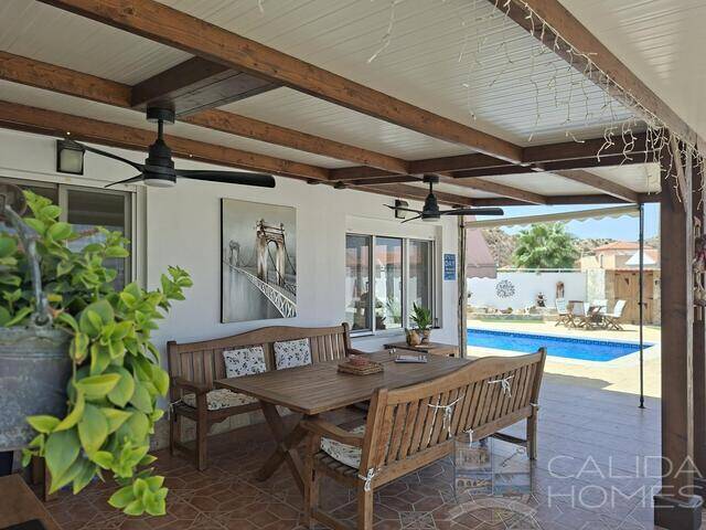 Villa Bodhi: Villa for Sale in Arboleas, Almería