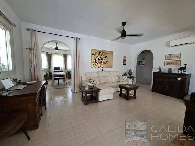 Villa Bodhi: Villa for Sale in Arboleas, Almería