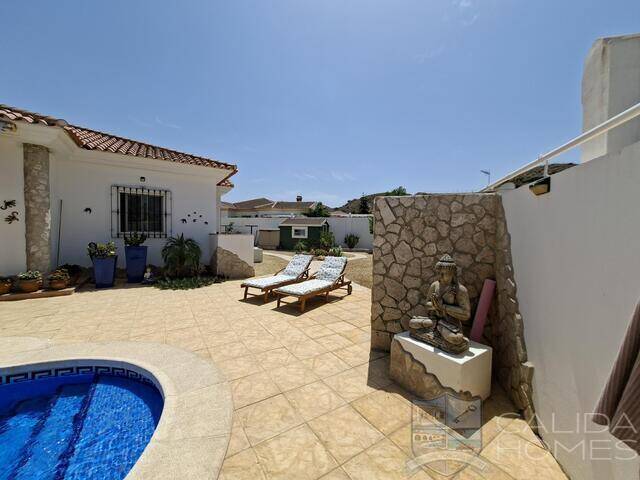 Villa Bodhi: Villa for Sale in Arboleas, Almería