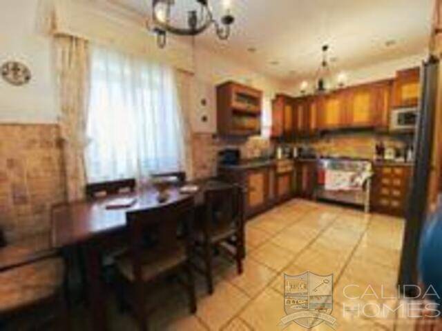 Villa Magnifica: Villa for Sale in Vera, Almería