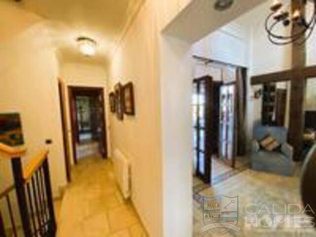 Villa Magnifica: Villa for Sale in Vera, Almería