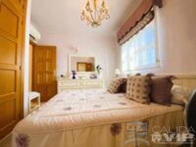 Villa Magnifica: Villa for Sale in Vera, Almería