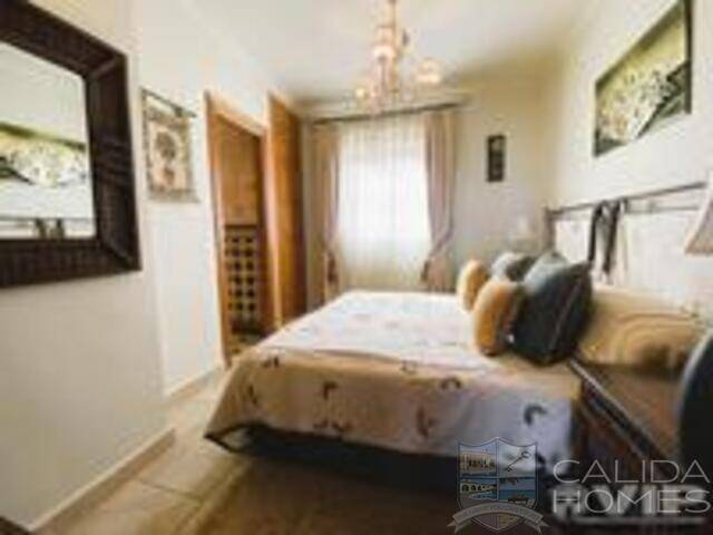 Villa Magnifica: Villa for Sale in Vera, Almería