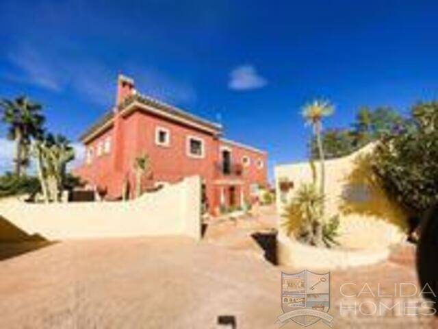 Villa Magnifica: Villa for Sale in Vera, Almería