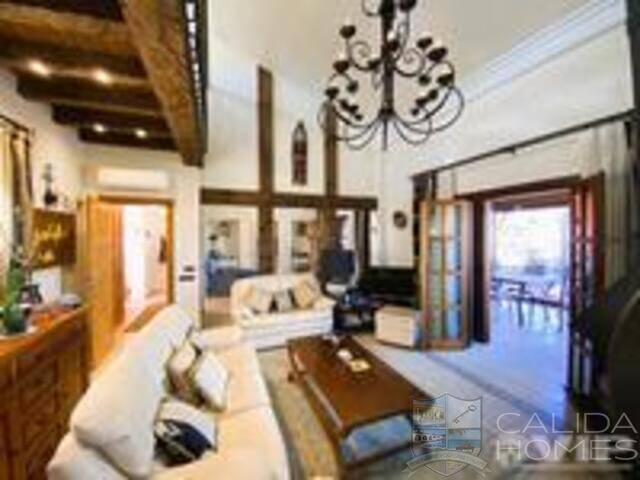 Villa Magnifica: Villa for Sale in Vera, Almería