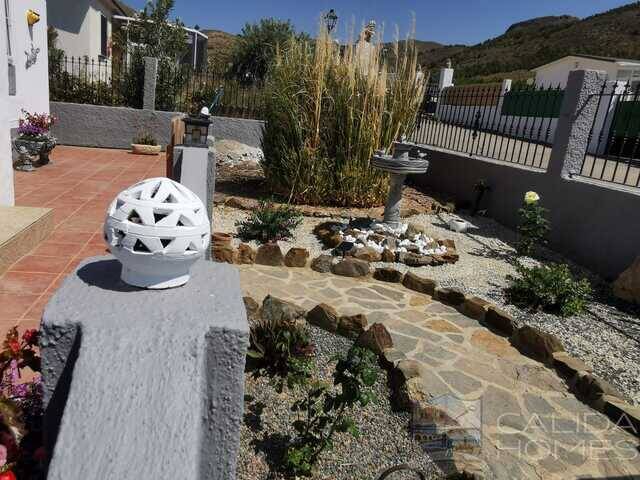 chalet bonita: Villa for Sale in Oria, Almería