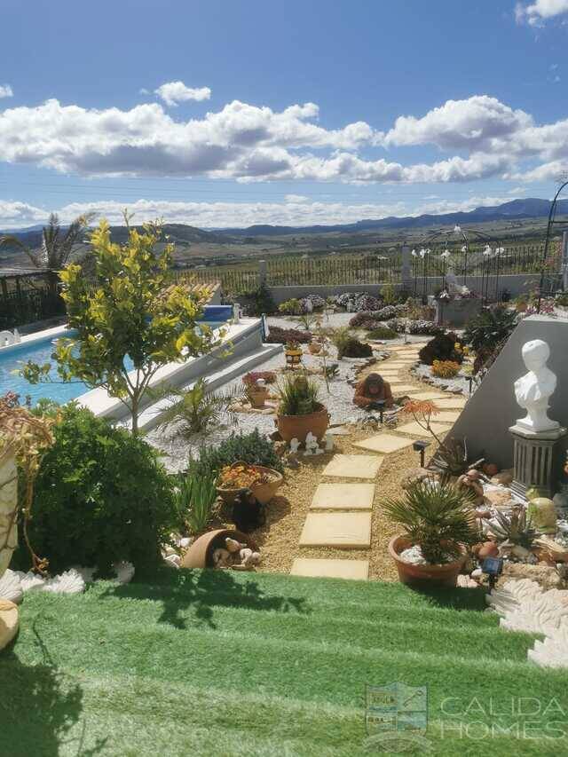 chalet bonita: Villa for Sale in Oria, Almería