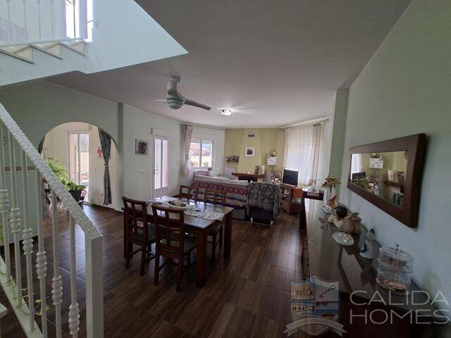 Villa Conchi: Villa for Sale in Arboleas, Almería