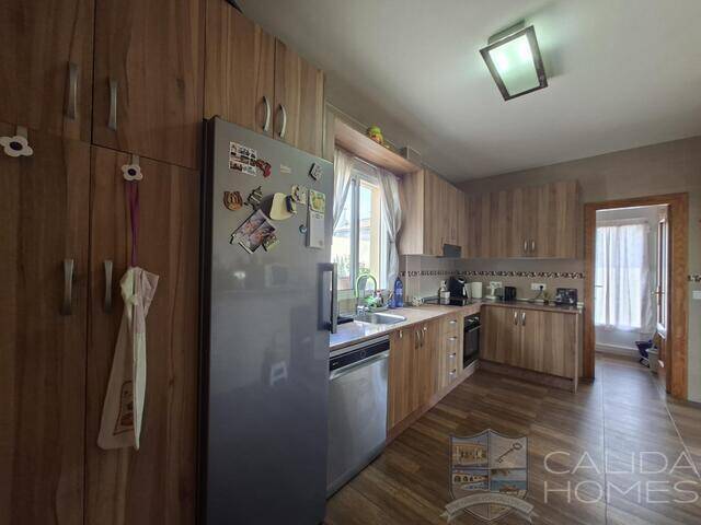 Villa Conchi: Villa for Sale in Arboleas, Almería