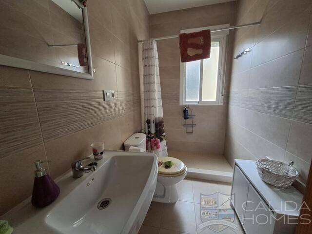 Villa Conchi: Villa for Sale in Arboleas, Almería