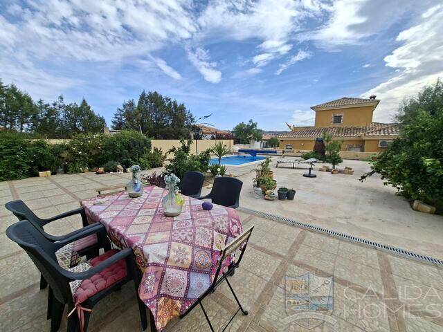 Villa Conchi: Villa for Sale in Arboleas, Almería