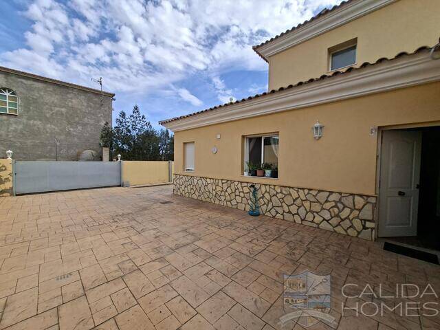Villa Conchi: Villa for Sale in Arboleas, Almería