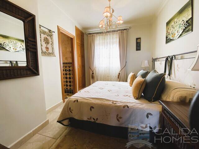 Villa Magnifica: Villa for Sale in Vera, Almería