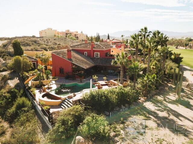 Villa Magnifica: Villa for Sale in Vera, Almería