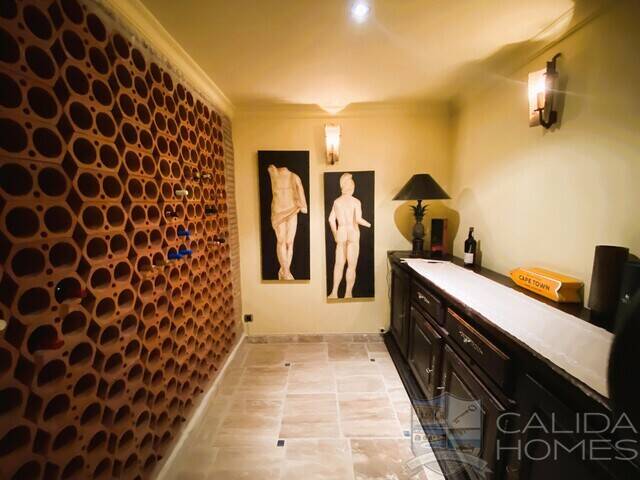 Villa Magnifica: Villa for Sale in Vera, Almería