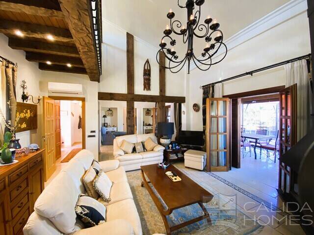 Villa Magnifica: Villa for Sale in Vera, Almería