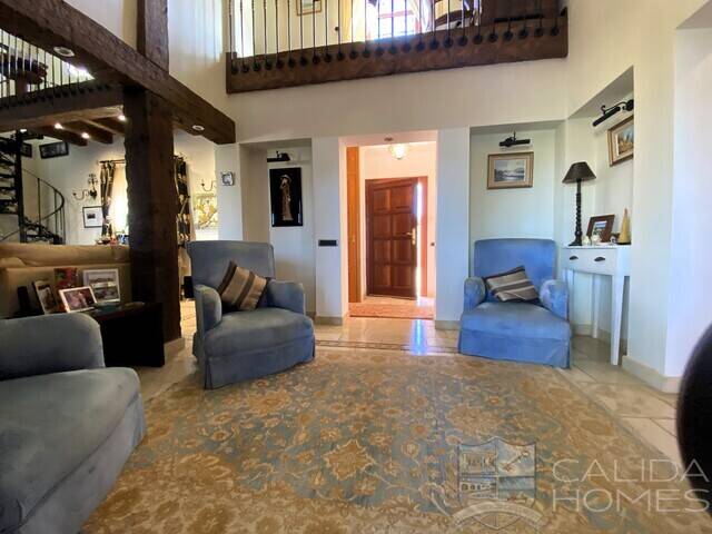 Villa Magnifica: Villa for Sale in Vera, Almería