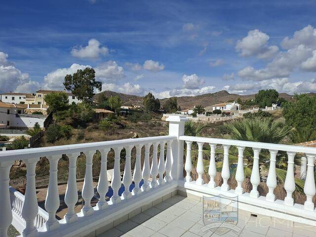 Villa Marvel Arboleas: Villa for Sale in Arboleas, Almería